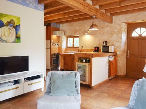 Maison de Vacances - St Alban-auriolles 2