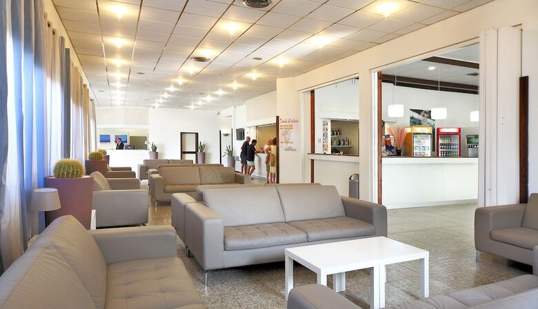 Hostal Athena Resort