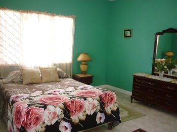 Bed & Breakfast East Bay Villas