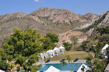 Hotel Aravali Silence Lakend Resorts & Adventures