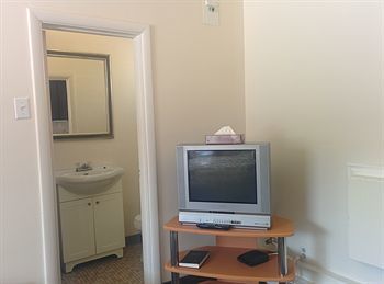 Capri Motel