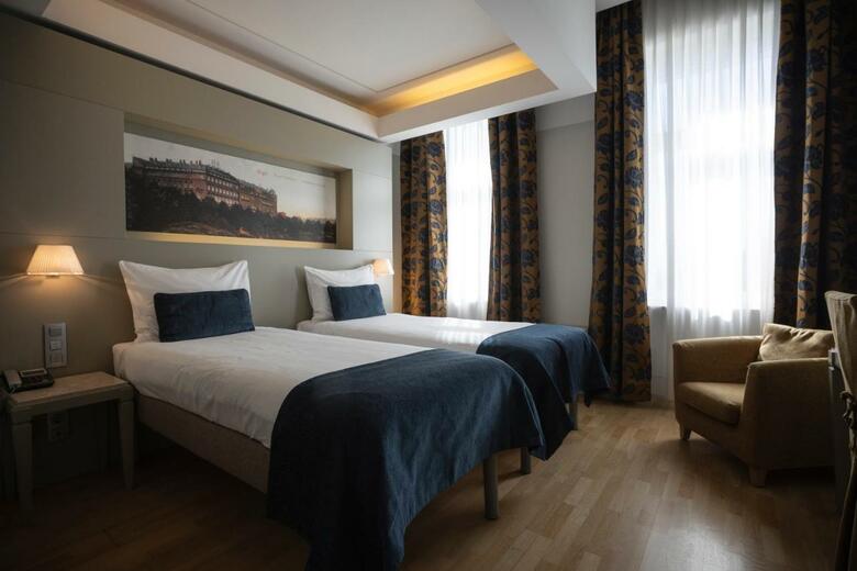 Opera Hotel
