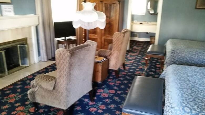 The Mendocino Hotel And Garden Suites