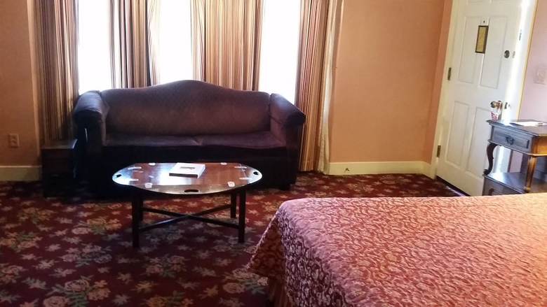 The Mendocino Hotel And Garden Suites