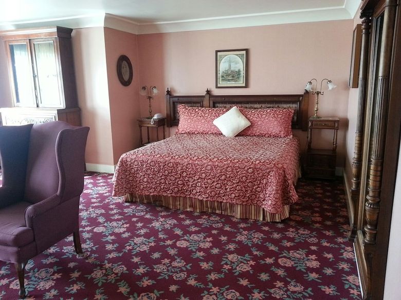 The Mendocino Hotel And Garden Suites