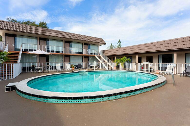 Motel Days Inn St Petersburg Central