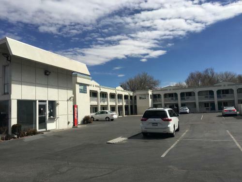 Hotel Howard Johnson Express Inn - Colorado Springs