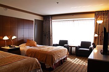 La Crystal Hotel