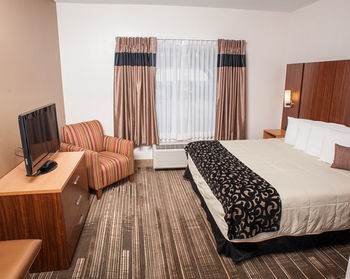 Hostal Northfield Inn, Suites & Conference Center