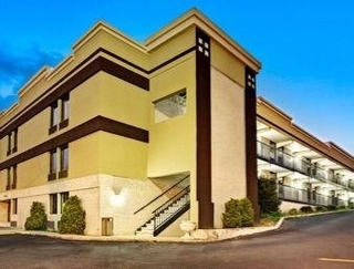 Motel Super 8 Raleigh Downtown South