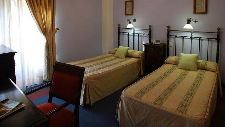 Hotel Alvar Fa�ez
