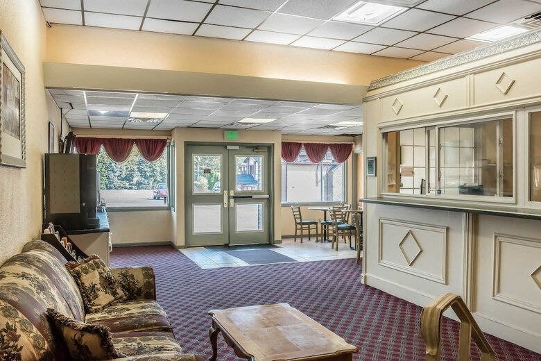 Hotel Econo Lodge Airport