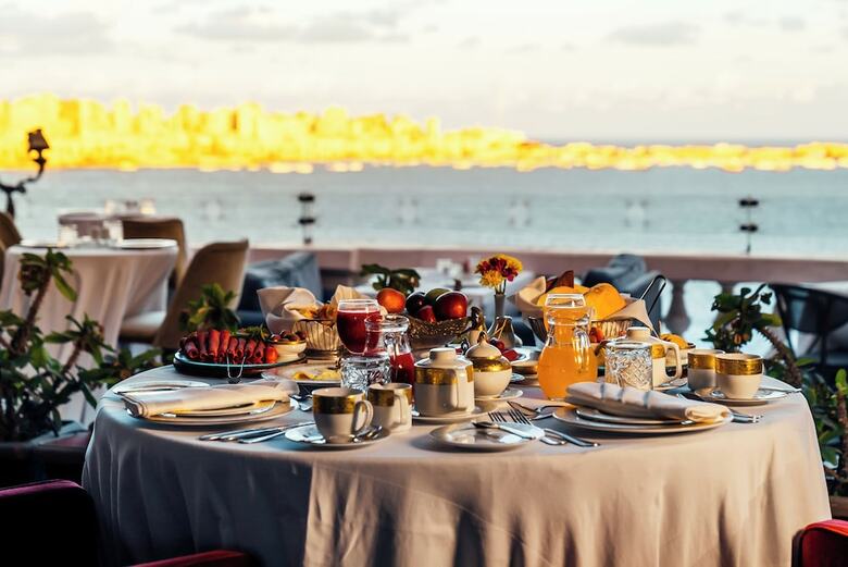 Paradise Inn Le Metropole Hotel Since 1902