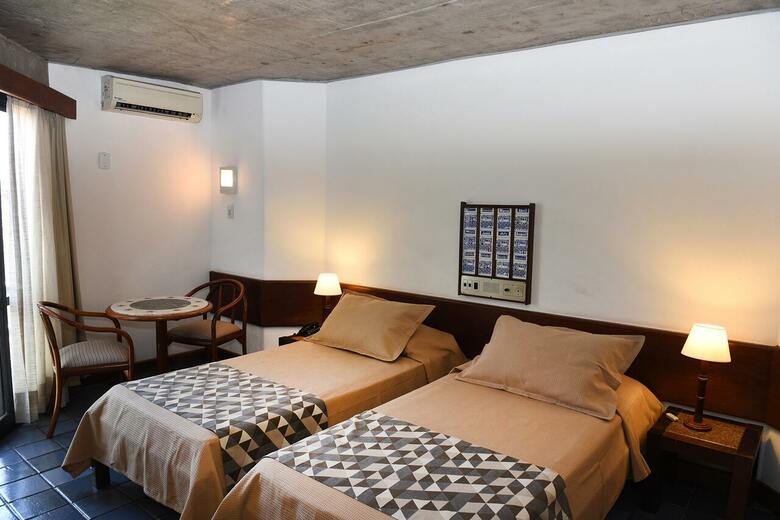 Catharina Paragua�u Hotel