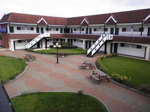 Hotel The Town & Country Lodge