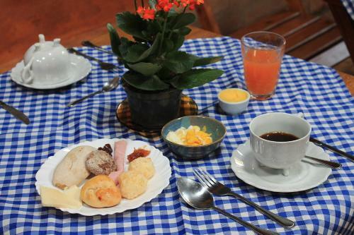 Hostal Ti� Isolda Artes & Hospedaria