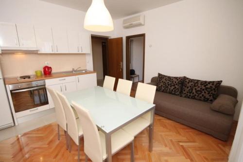 Apartments By The Sea Duce (Omis) - 2821