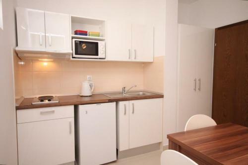 Apartments By The Sea Duce (Omis) - 2821