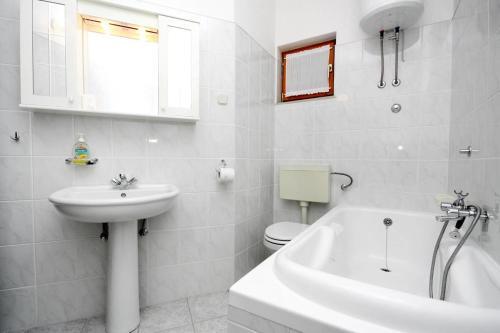 Apartments By The Sea Duce (Omis) - 2749