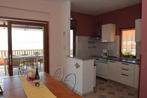Apartments By The Sea Duce (Omis) - 2749