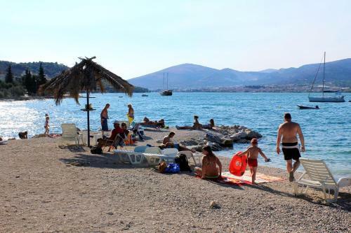 Hostal Apartment Arbanija 5228f