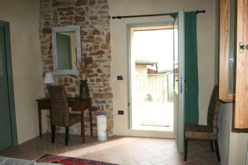 Sacreterre Room And Breakfast