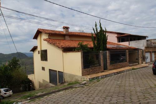 Hostel Pico Do Itamb�