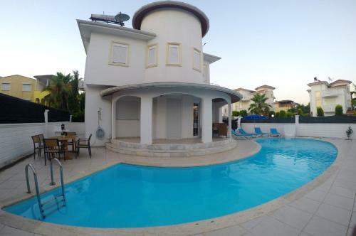 Bella Villa 2