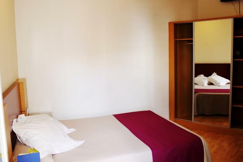 Hotel Amic Col�n