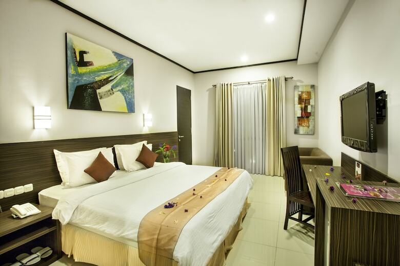 Summer Hills Hotel