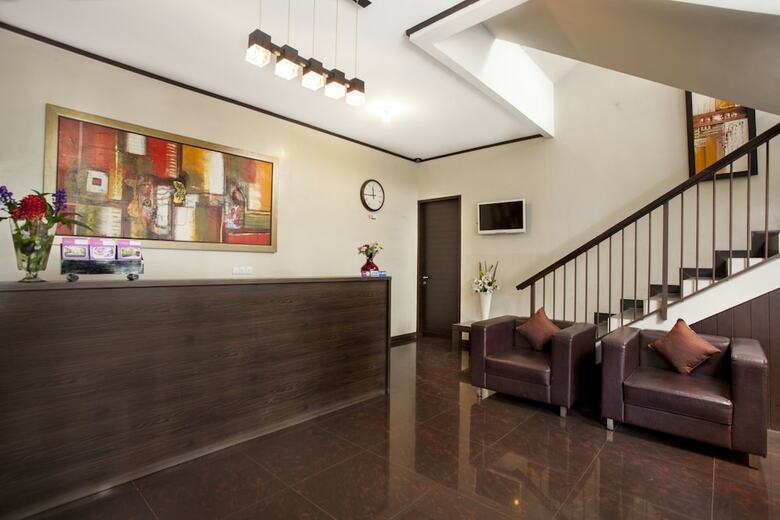Summer Hills Hotel