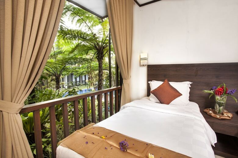 Summer Hills Hotel