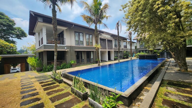 Summer Hills Hotel