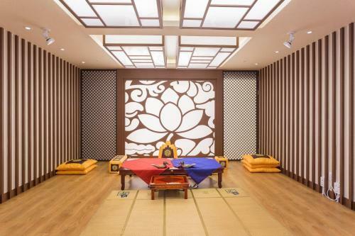 Charis Hotel