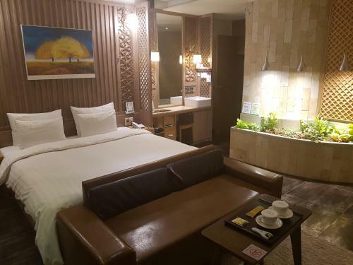 Polo Tourist Hotel