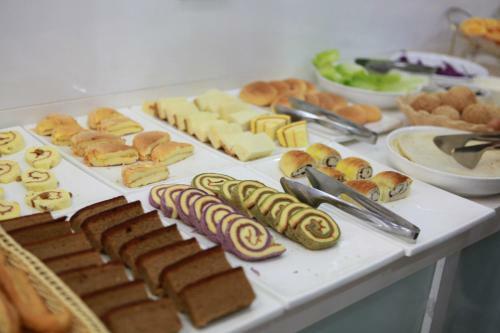 Yiwu Luckbear Hotel