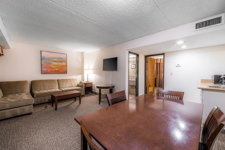 Hotel Comfort Inn & Suites