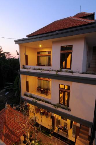 Hostal Brata Inn
