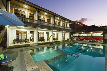 Hotel Surya Tropical Kuta