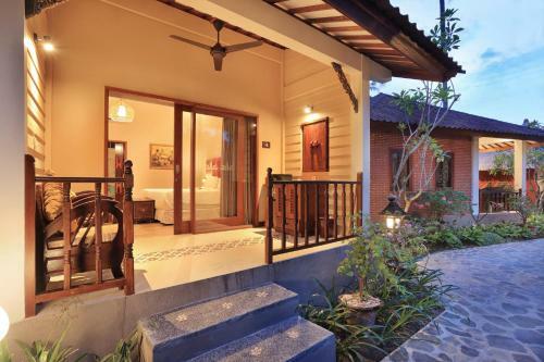 Bed & Breakfast Puri Mas Spa Resort
