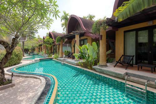 Hotel The Village Resort & Spa
