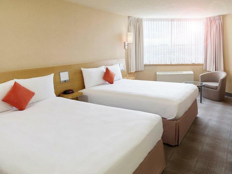 Novotel Toronto Mississauga Centre Hotel