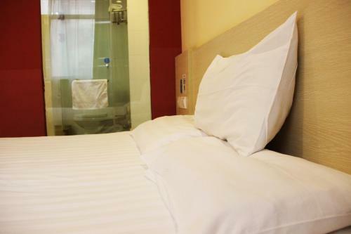 Hotel Hanting Express Mianyang Wuyi Square Branch
