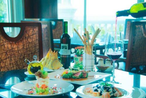 Hotel Grand Pacific Sovereign Resort & Spa