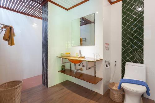 Hotel Phi Phi Natural Resort
