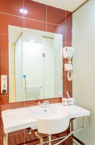 Hotel Hanting Express Shanghai New Jing'an Temple