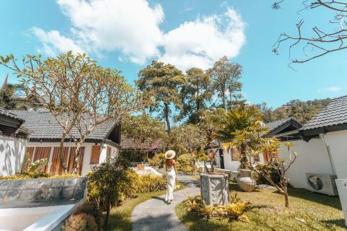 Hotel Thavorn Beach Village Resort & Spa Phuket