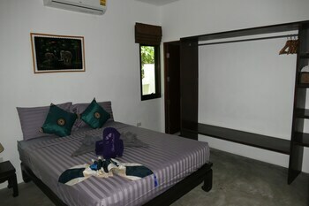 Hotel Baan Sukreep Resort