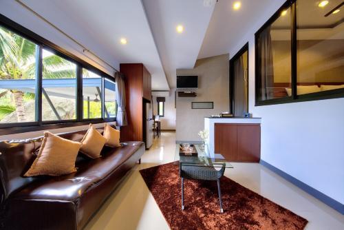 Nb Sunrise Mountain Villa
