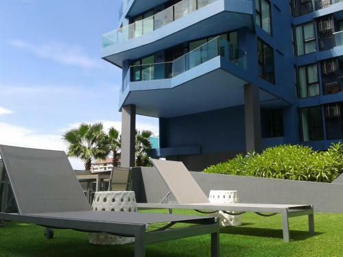 Aqua Apartments